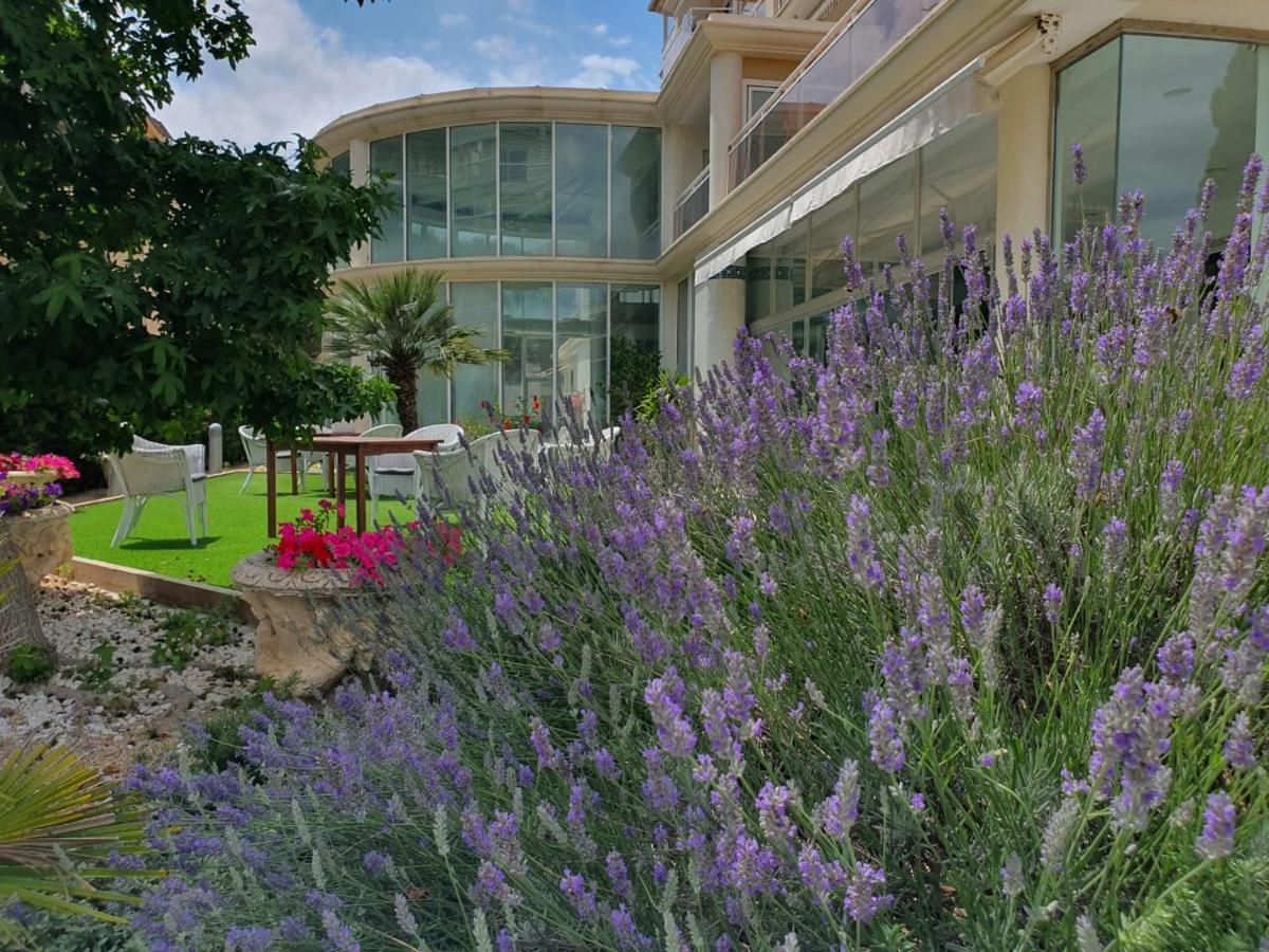 Hotel & Apartaments Thalassa Sport & Spa Roses Dış mekan fotoğraf