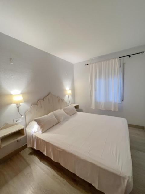 Hotel & Apartaments Thalassa Sport & Spa Roses Dış mekan fotoğraf