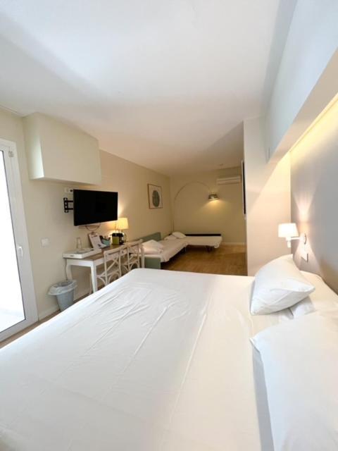 Hotel & Apartaments Thalassa Sport & Spa Roses Dış mekan fotoğraf