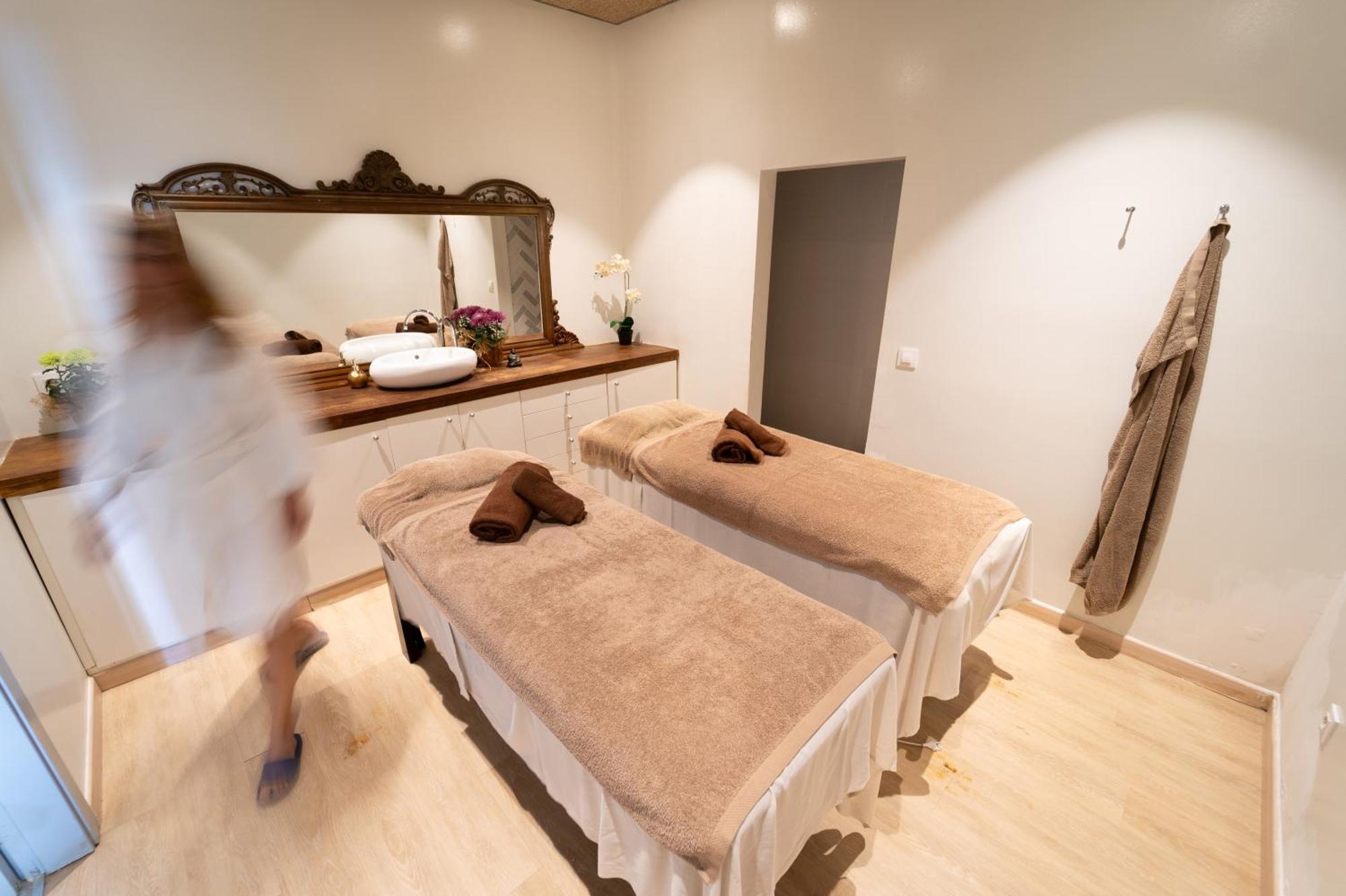 Hotel & Apartaments Thalassa Sport & Spa Roses Dış mekan fotoğraf