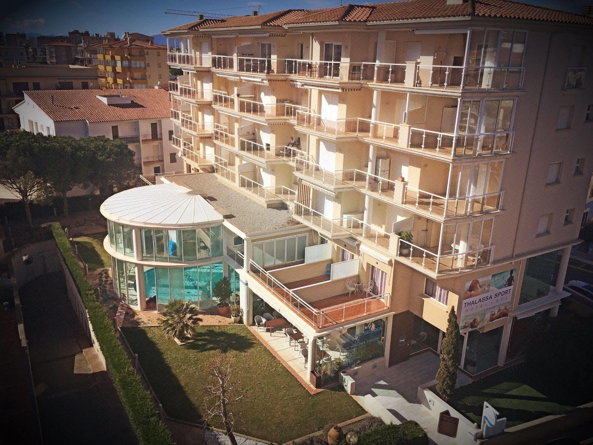 Hotel & Apartaments Thalassa Sport & Spa Roses Dış mekan fotoğraf